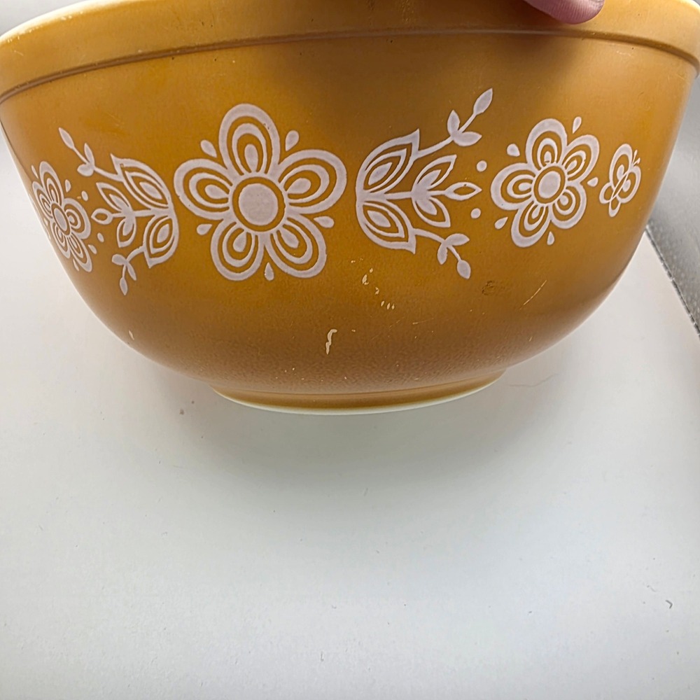 Vintage Pyrex Butterfly Gold Nesting Mixing Bowl Set of 3 Milk Glass MCM 70s - Picture 5 of 12